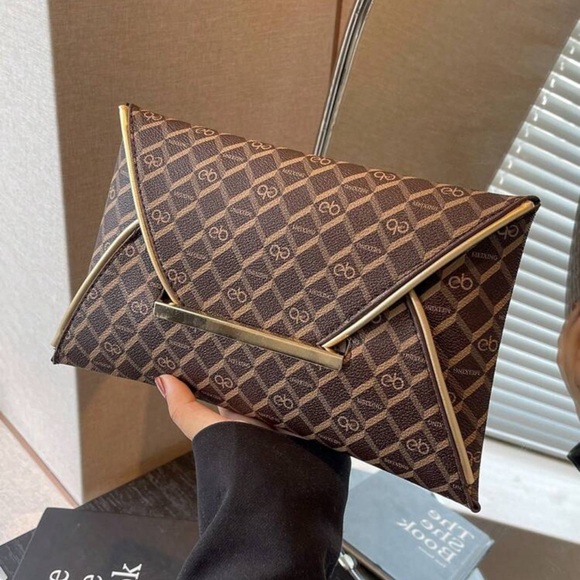 Woman's luxury handmade purse/clutch wallet follow and book mark bag show - Picture 2 of 5